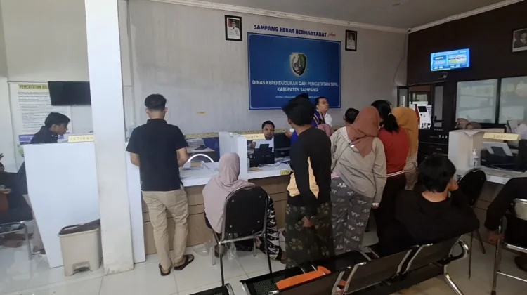 Lonjakan Pengurusan Dokumen Kependudukan Terjadi jelang Pertengahan Tahun