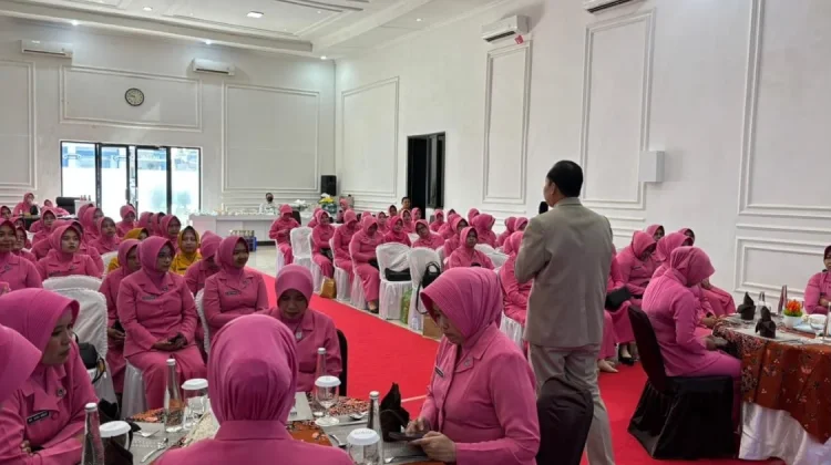 Bhayangkari Polres Pamekasan Ikuti Pelatihan "Table Manner"
