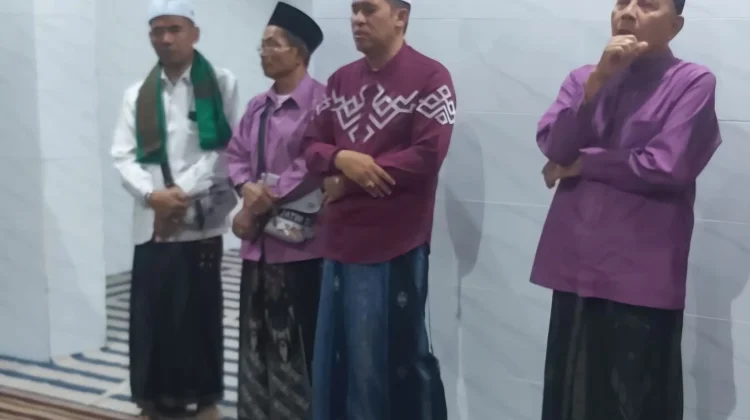Menjelang Keberangkatan ke Madinah, Jemaah Kloter SUB 67 Gelar Malam Renungan