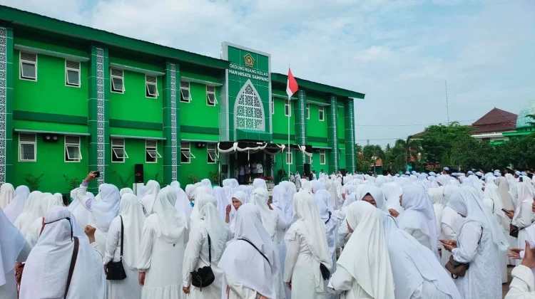 Pesantren Dinilai Jadi Benteng Terakhir Bahasa Madura