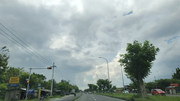 Prakiraan Cuaca Madura 16 Juni Didominasi Cerah Berawan