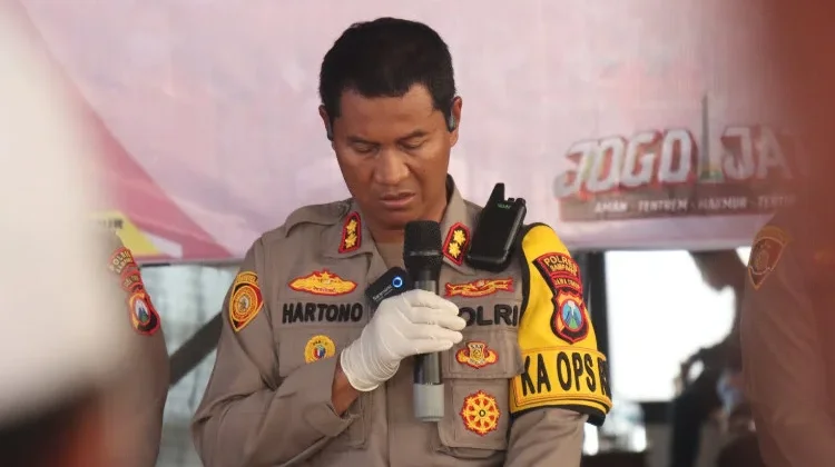 Polres Sampang Salurkan Air Bersih bagi Warga Terdampak Kekeringan