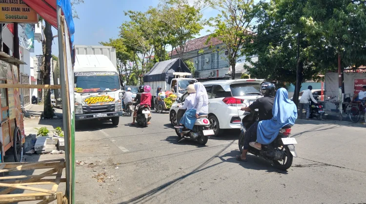Prakiraan Cuaca di Sampang, 21 Juni
