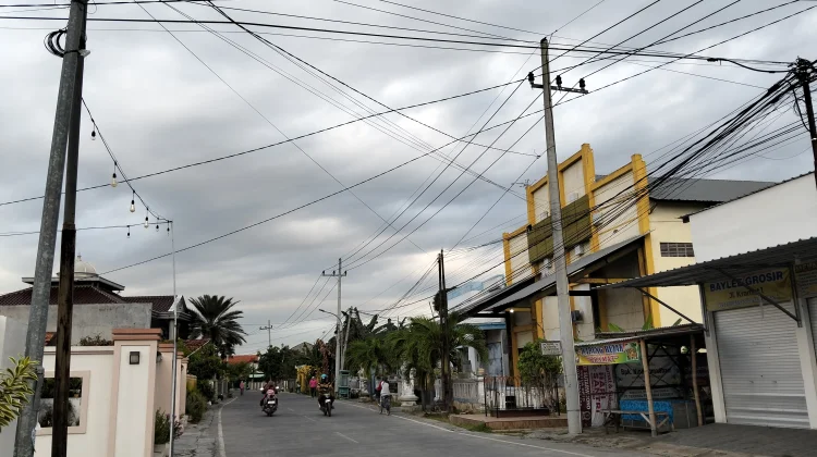 Prakiraan Cuaca di Sampang, 23 Juni