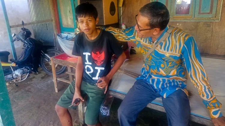 Mengetuk Pintu Harapan, Petugas PKH Sampang Merajut Mimpi Sekolah Rakyat