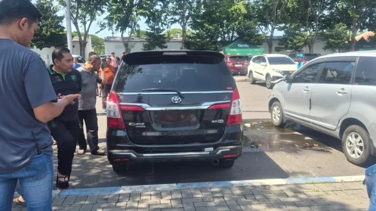 Ditemukan Meninggal di dalam Mobil Dinas, Keluarga Minta Polisi Usut Tuntas