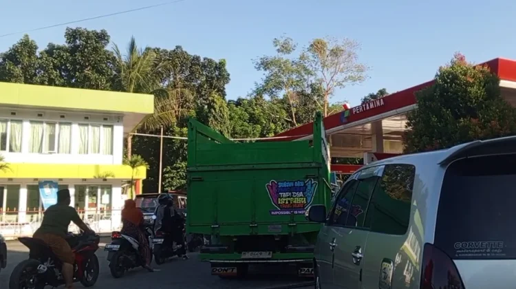 Antrean Panjang Solar dan Pertalite di SPBU Madura, Pertamina Percepat Penyaluran