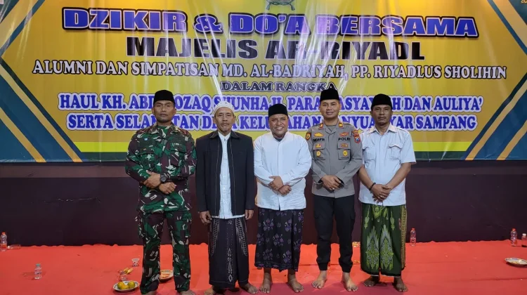 Dzikir dan Doa Bersama di Pelabuhan Tanglok Sampang Berjalan Khidmat