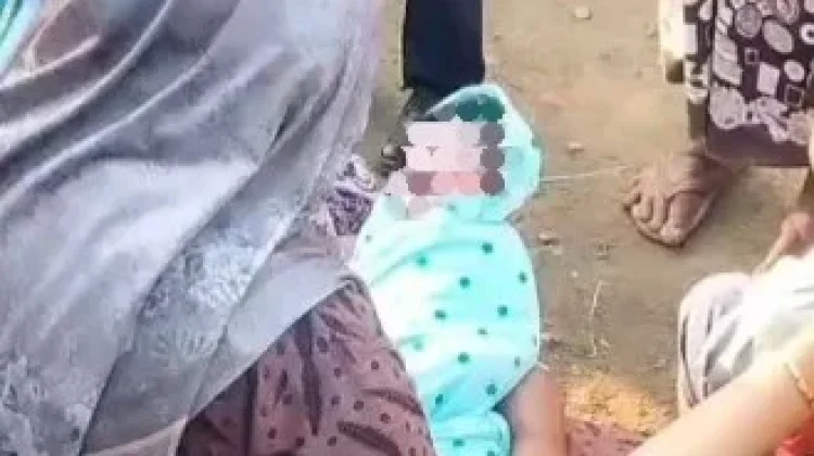 Tangisan Dini Hari, Bayi Laki-Laki Ditemukan di Pintu Masuk Pakarang Warga