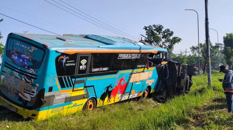 Kecelakaan Beruntun di Akses Suramadu, Dua Meninggal Dunia