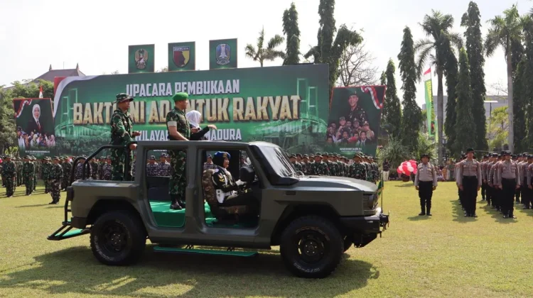 Karya Bhakti Skala Besar TNI AD Dimulai di Madura