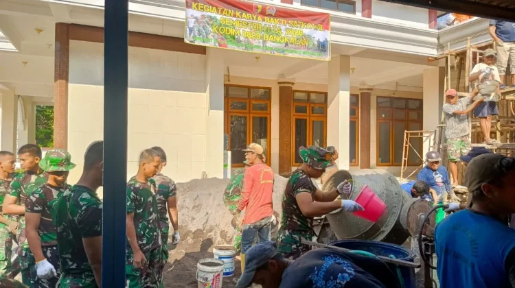 Gotong Royong TNI dan Warga Wujudkan Pembangunan Masjid At-Taqwa