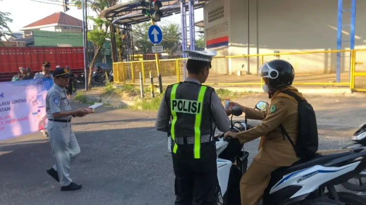 Polres Pamekasan dan Jasa Raharja Sosialisasi Keselamatan Berkendara