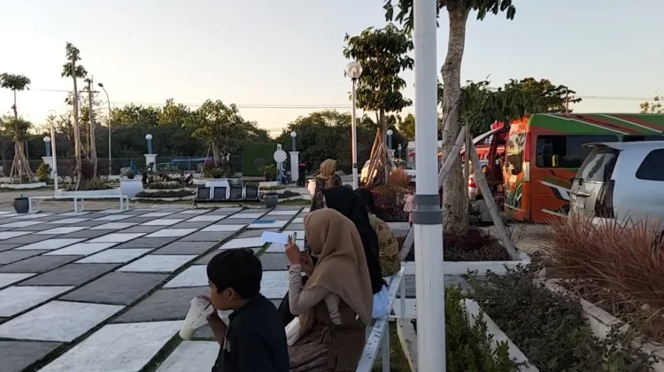 Prakiraan Cuaca di Sampang, 15 Juli