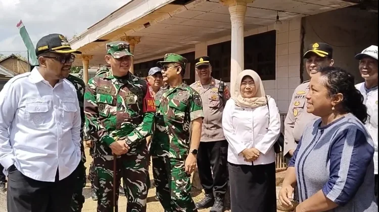 Sentuhan TMMD ke-129, Dandim dan Forkopimda Sampang Tinjau Rutilahu Bu Mahmudah