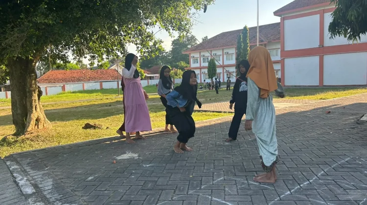 Kisah Kepala SRT 51 Bangkalan Membina Karakter Murid Beragam