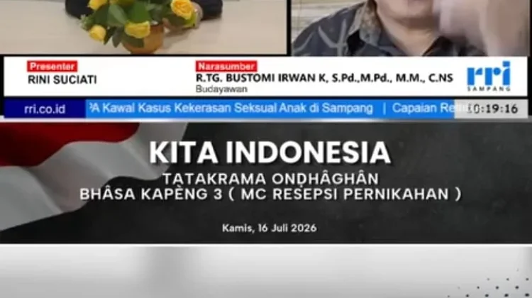 Pentingnya Penerapan Tata Krama Onḍhâghân Bhâsa Madura bagi MC Resepsi Pernikahan