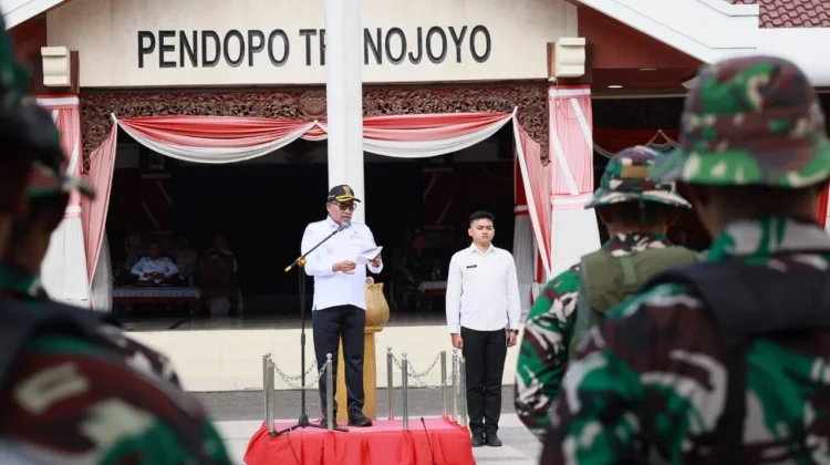 Selain Bangun Jalan, TMMD ke-129 di Sampang Hadirkan Pelayanan Kesehatan