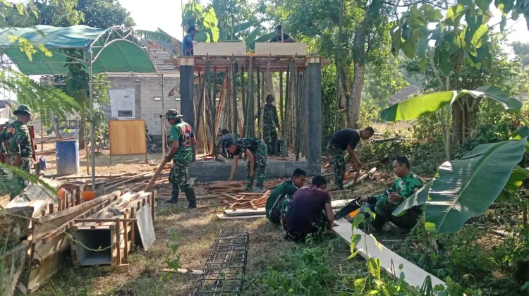 Sinergi TNI dan Warga Sampang Hadirkan Fasilitas Air Bersih