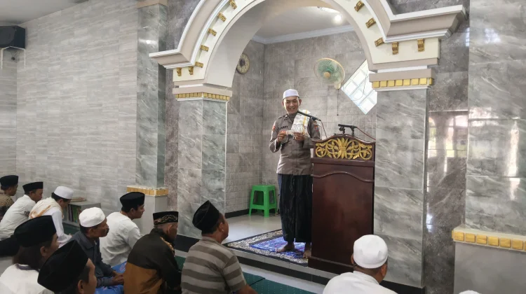 Polres Sampang Edukasi Pencegahan Kekerasan Seksual lewat Safari Jumat