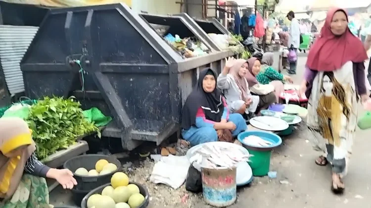 Warga Minta Penataan, Pasar Srimangunan Sampang Perlu Perhatian Serius