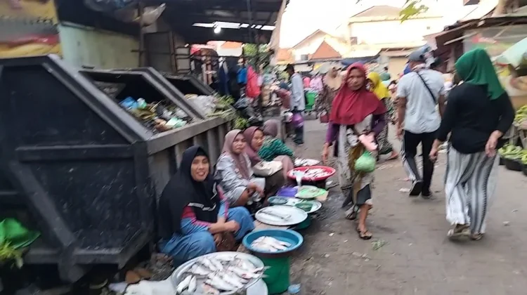 Warga Minta Penataan, Pasar Srimangunan Sampang Perlu Perhatian Serius