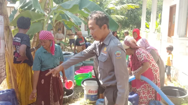 BPBD Mulai Lakukan Dropping Air Bersih ke Desa Terdampak Kekeringan