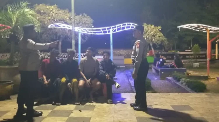 Patroli Malam Polres Sampang Sasar Taman Wiyata Bahari