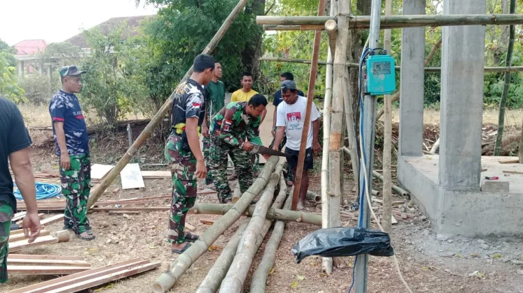 Kokohkan Kolom Tandon Air, Satgas TMMD Sampang Tuai Pujian Warga