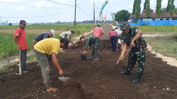 Jalan Beton TMMD Panyepen Sampang Rampung Diratakan Siap Cor