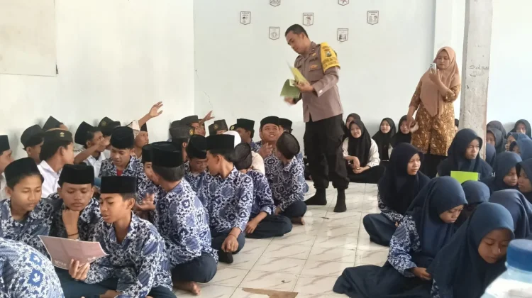 Polres Sampang Sosialisasi Bahaya Narkoba dan Anti Perundungan
