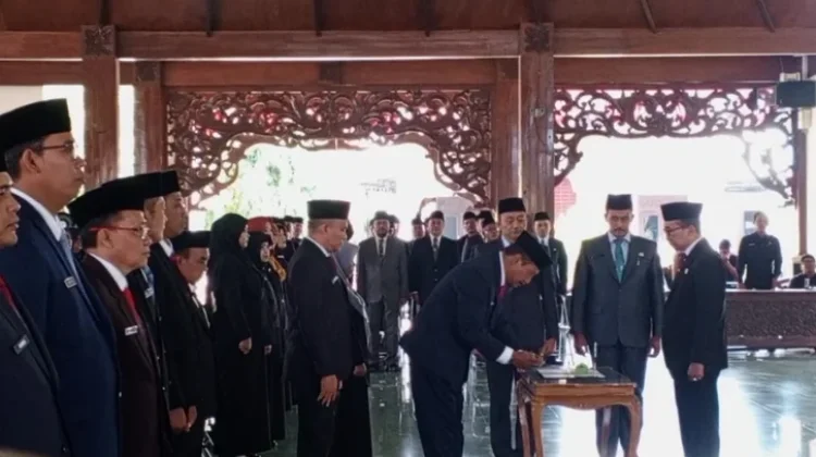 Bupati Pamekasan Lantik Enam Kepala Dinas