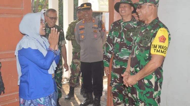 Tim Wasev TMMD Sampang Pastikan Rehab Pustu Desa Panyeppen Berjalan Baik