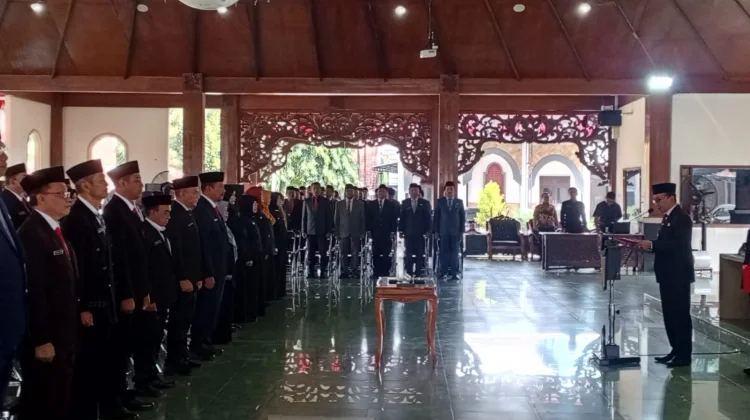 Lantik Puluhan Pejabat Struktural, Ini Pesan Bupati Pamekasan
