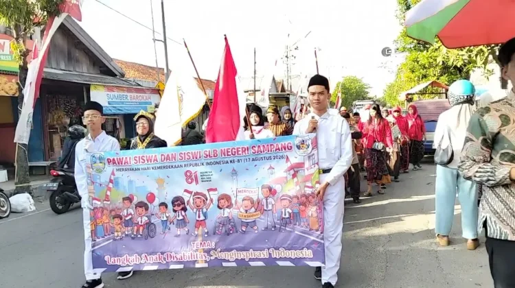 Semangat Anak-anak Disabilitas di Sampang Ikuti Pawai HUT RI ke-81