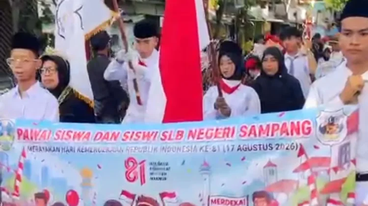 Pertama Kali, SLBN Sampang Gelar Pawai Peringati Kemerdekaan