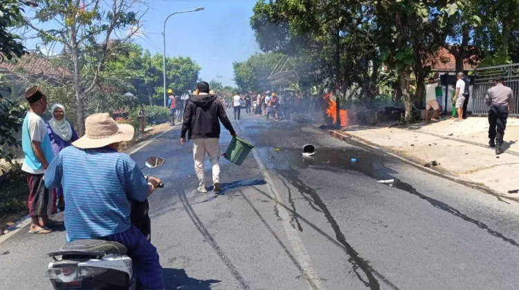 Pengendara Sepeda Motor Bawa Jeriken BBM Tewas Terbakar di Pamekasan