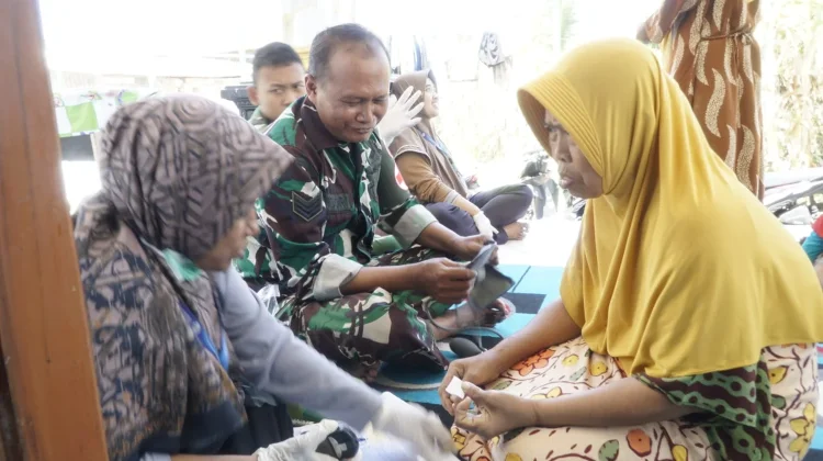 Mengukir Senyum Sehat di Panyepen lewat Layanan Posyandu TMMD Sampang