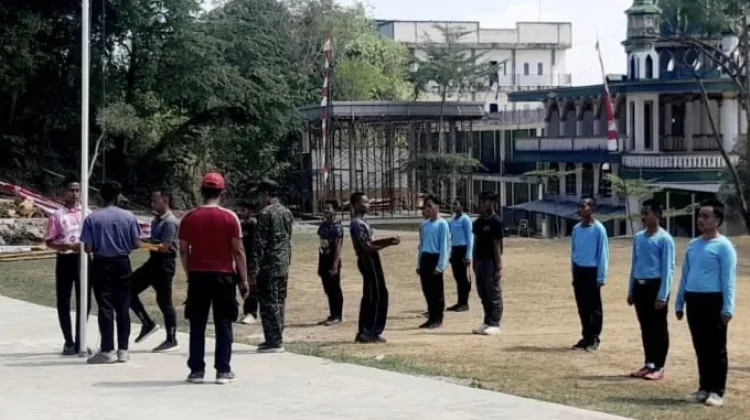 Babinsa Koramil Geger Gembleng Paskibra jelang HUT ke-81 RI