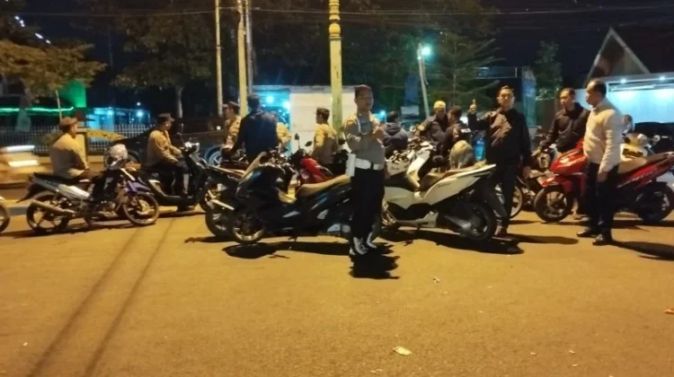 Polisi Sita Puluhan Sepeda Motor saat Bubarkan Balap Liar di Pamekasan