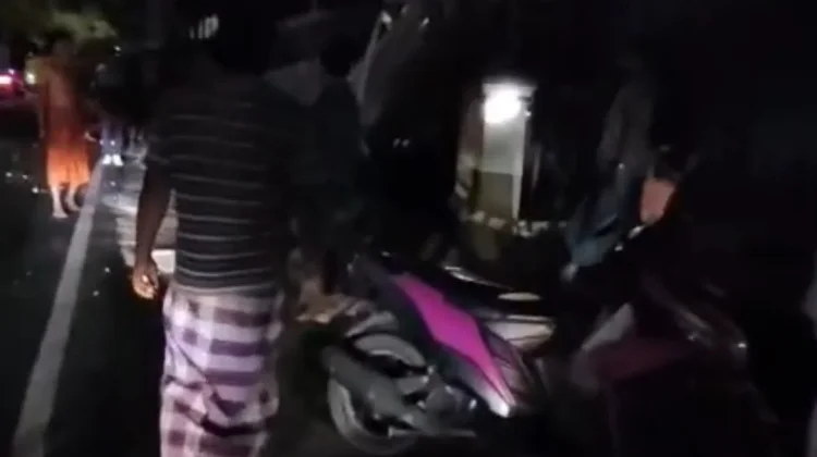 Tumpahan Air Garam di Jalan Nasional Bangkalan Rawan Kecelakaan