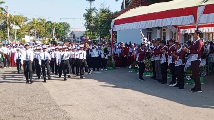 Lomba Gerak Jalan HUT RI Digelar di Pamekasan