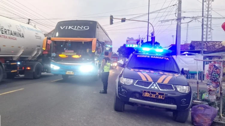 Polres Sampang Gelar Patroli Sore di Jalur Rawan Kriminalitas