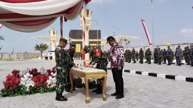 TMMD ke-129 di Sampang Resmi Ditutup, Akses Desa Meningkat