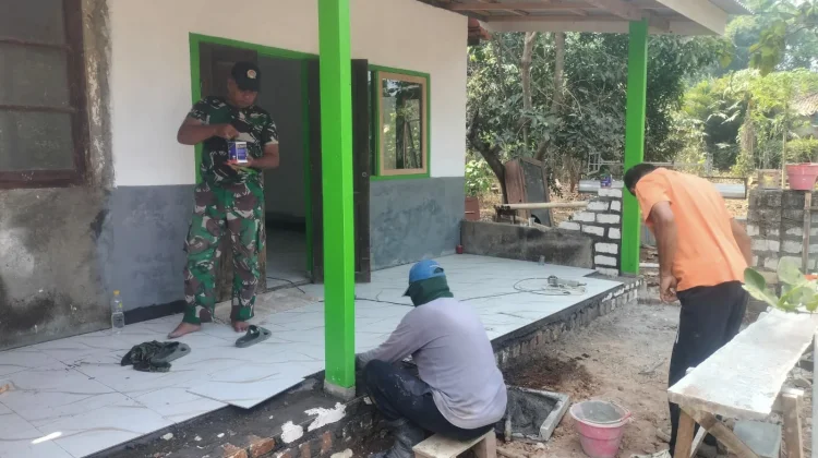 Senyum Syukur Bu Sunariyeh Menyambut Rumah Layak TNI