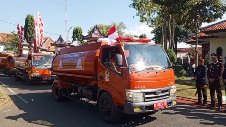 Pemkab Pamekasan Salurkan Bantuan Air Bersih ke Desa Terdampak Kekeringan