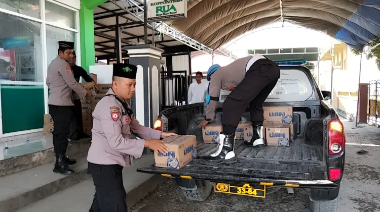 Polsek Sreseh Takziah ke Rumah Duka KH. Cholili Mas'ud