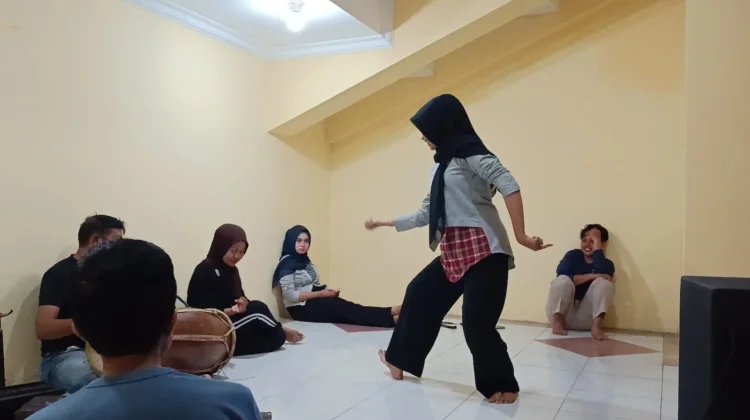 Revitalisasi Tari Topeng Patengteng, Gerak Tradisi Bangkalan yang Hampir Punah