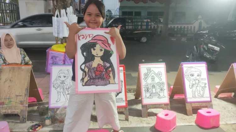 Geliat Usaha Mewarnai,Sulap Alun-alun Sampang jadi Ladang Bakat Anak
