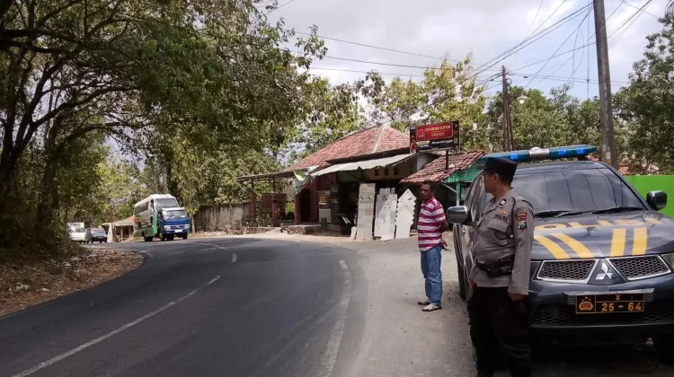 Tujuan Polsek Omben Sisir Jalur Poros, Obvit, hingga Pemukiman Warga